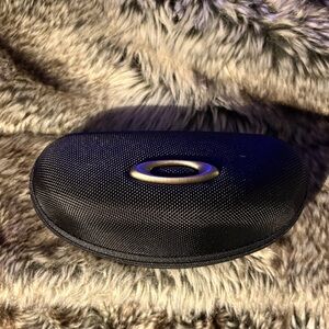 NWOT Oakley Sport Soft Vault Sunglass Case, black
